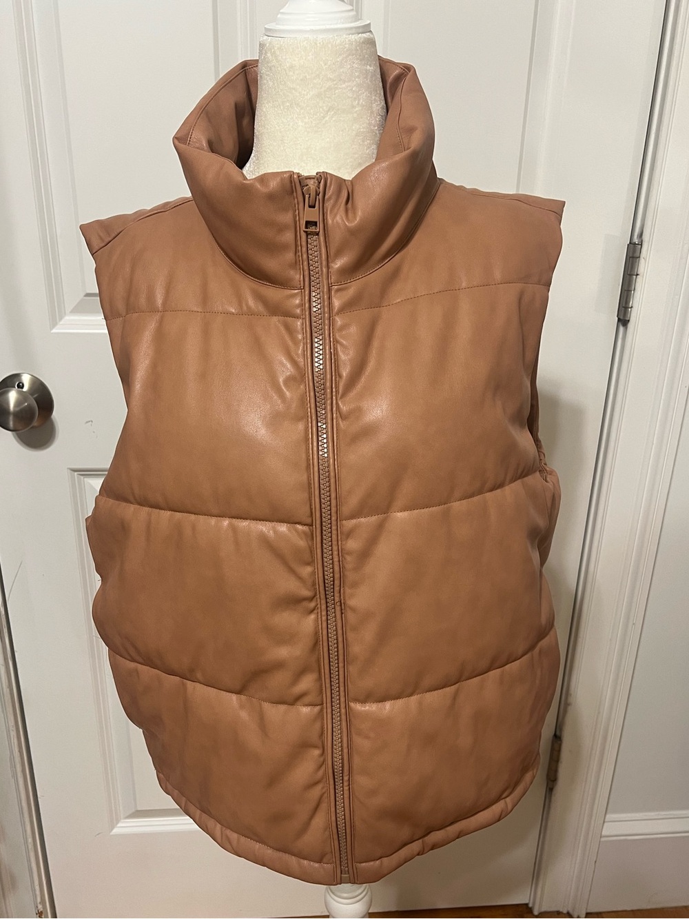 Vest - Picture 5 of 7
